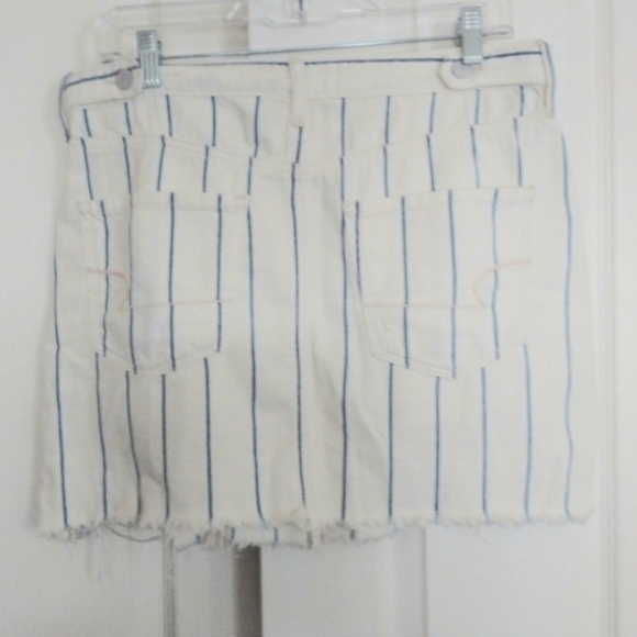American Eagle High Rise Stretch White Mini Stripe Denim Skirt Size 2 Beach new - Picture 6 of 6